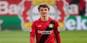 巴萨的转型阵痛：梅西的缺席与战术新思考- 雷速体育