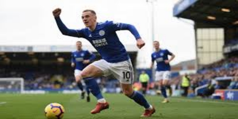 雷速体育战术观察：中场控制决定比赛节奏 -  雷速体育