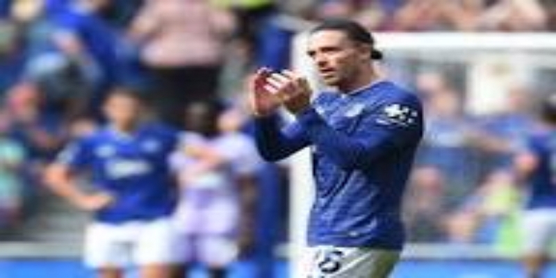 雷速体育观察：冬窗收官背后的战略博弈与球队布局-雷速体育